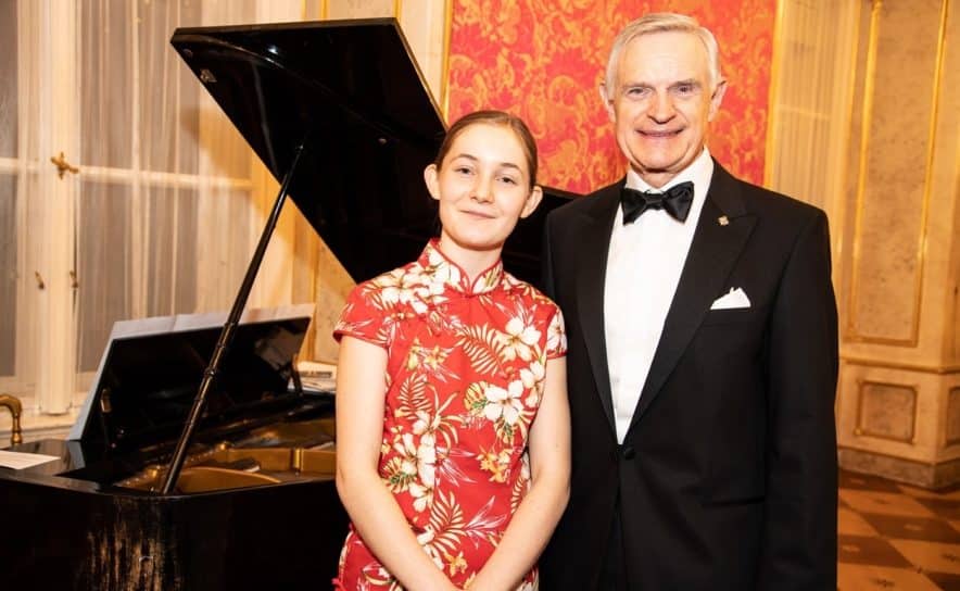 Alma Deutscher und Thomas Schäfer-Elmayer