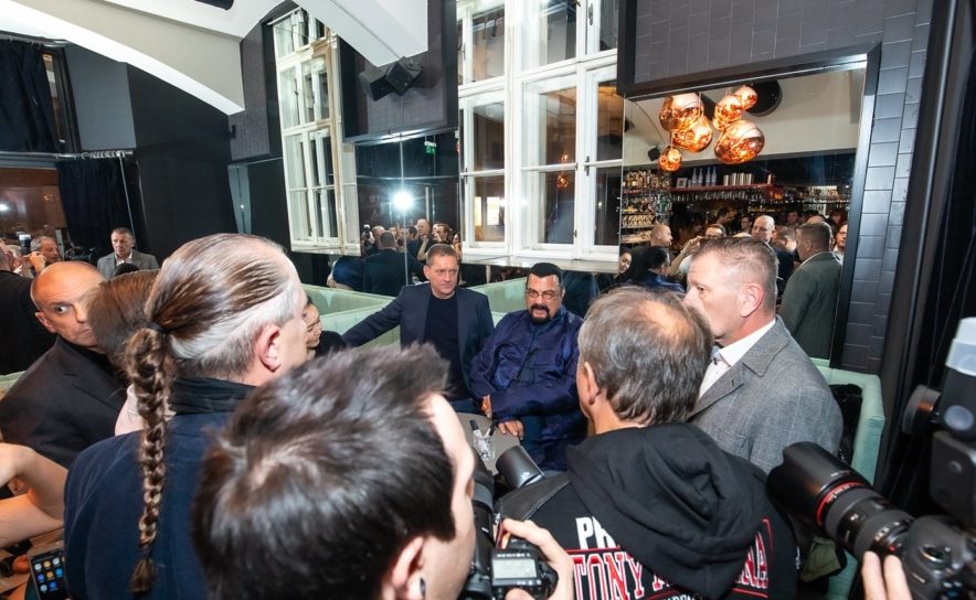 Großer Andrang beim Meet&Greet mit Seagal