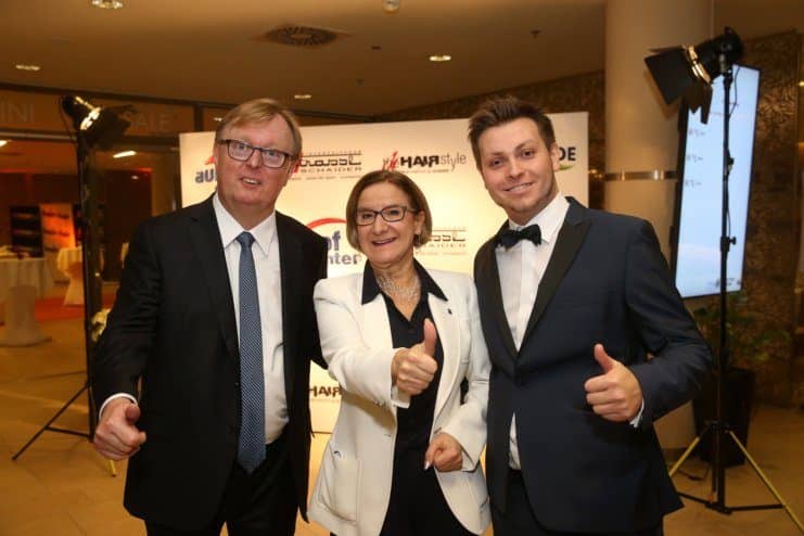 Peter Schaider (Der Unternehmer betreibt unter anderem das Auhof Center und das Riverside Shopping Center), Johanna Mikl-Leitner,Peter Schaider Junior