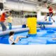 Der Sweeper in der Trampolinwelt erfordert viel Geschick