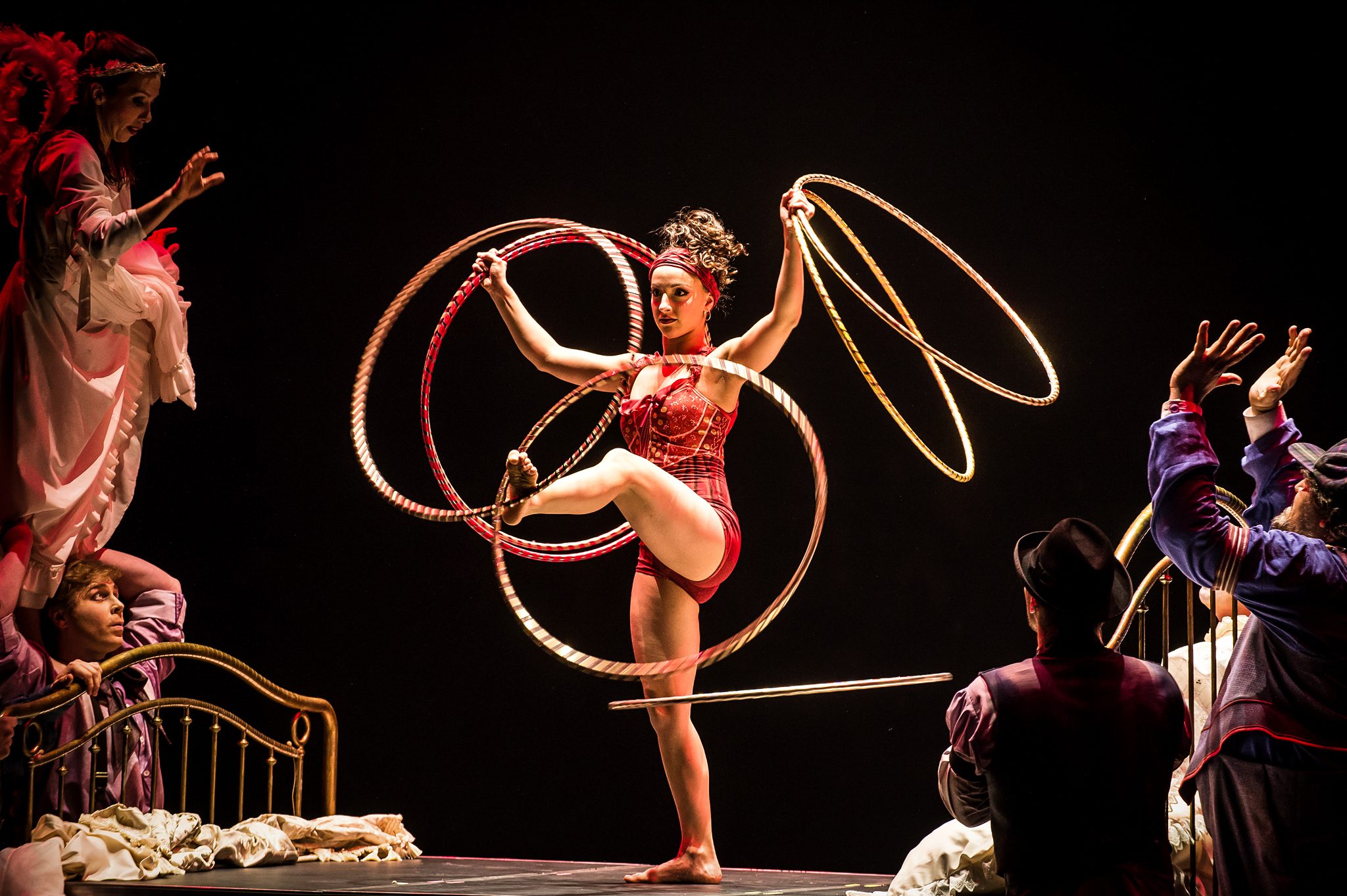 Akrobatik bei Cirque du Soleil "Corteo" in der Wiener Stadthalle