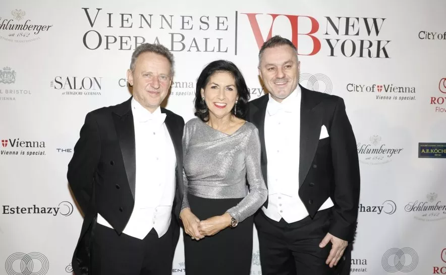 Ernst Woller, Danielle Spera, Klaus Panholzer beim Viennese Opera Ball