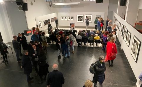 Blick auf die Ausstellung im WestLicht. Schauplatz für Fotografie