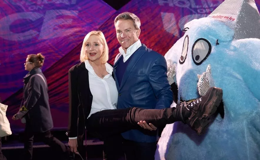 Elisabeth Engstler und Alfons bei der Haider Holiday on Ice "Showtime" Premiere