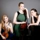 Das Trio Artio mit Geigerin Judith Fliedl, Cellistin Christine Roider und Pianistin Johanna Estermann