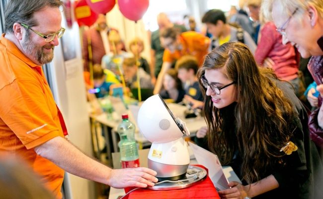 Besucher und Aussteller Salzburg Research - Lange Nacht der Forschung