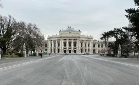 Burgtheater und Rathausplatz werden noch einige Zeit unbespielt bleiben