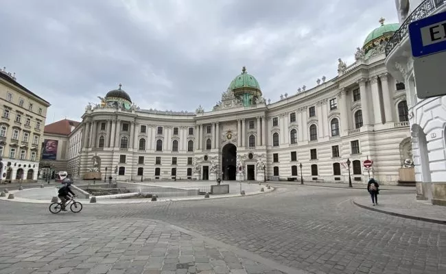 Nur hie und da zeigten sich Menschen am Michaelerplatz