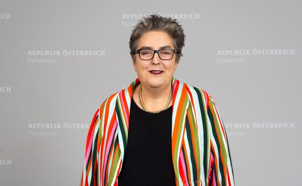 Grüne Kultursprecherin Eva Blimlinger bringt sich als Nachfolgerin von Lunacek in Stellung