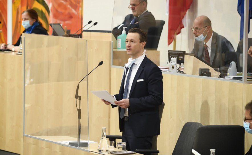 Finanzminister Gernot Blümel Rede Sitzung im Nationalrat am 03.04.2020