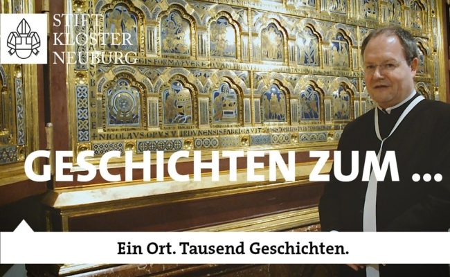 Augustiner-Chorherr Anton Höslinger Can.Reg. vor dem Verduner Altar