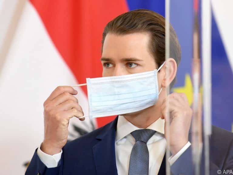 Sebastian Kurz überlegt Maskenpflicht für Gastro-Personal