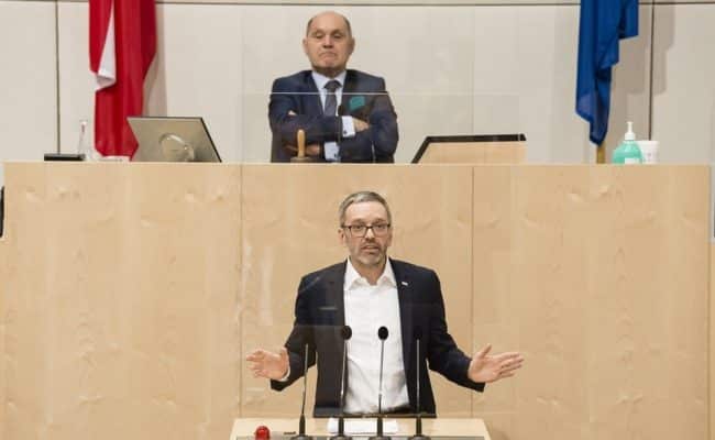 Klubobmann Herbert Kickl (F) am Rednerpult
