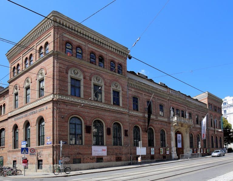 WUK Kulturhaus ist ein alternatives Kulturzentrum in der Währinger Straße 59 im 9. Wiener