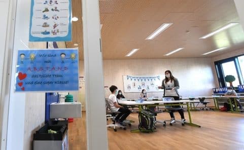 Schulbetrieb nach Sperre unter strengeren Corona-Regeln für Stadtschulen möglich