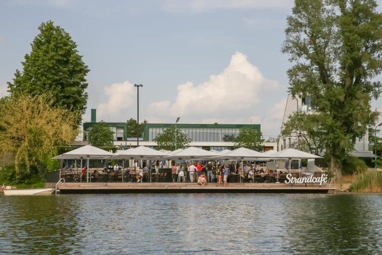 Das Strandcafe an der Alten Donau hat wieder offen