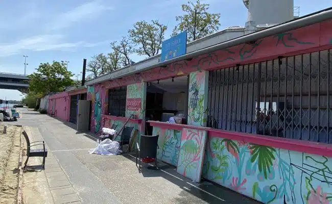 Sunken City Lokal auf der Donauinsel vor dem Feuer