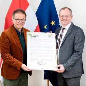 Gesundheitsminister Rudi Anschober unterzeichnet Charta „Kinder essen gesund“ des FGÖ