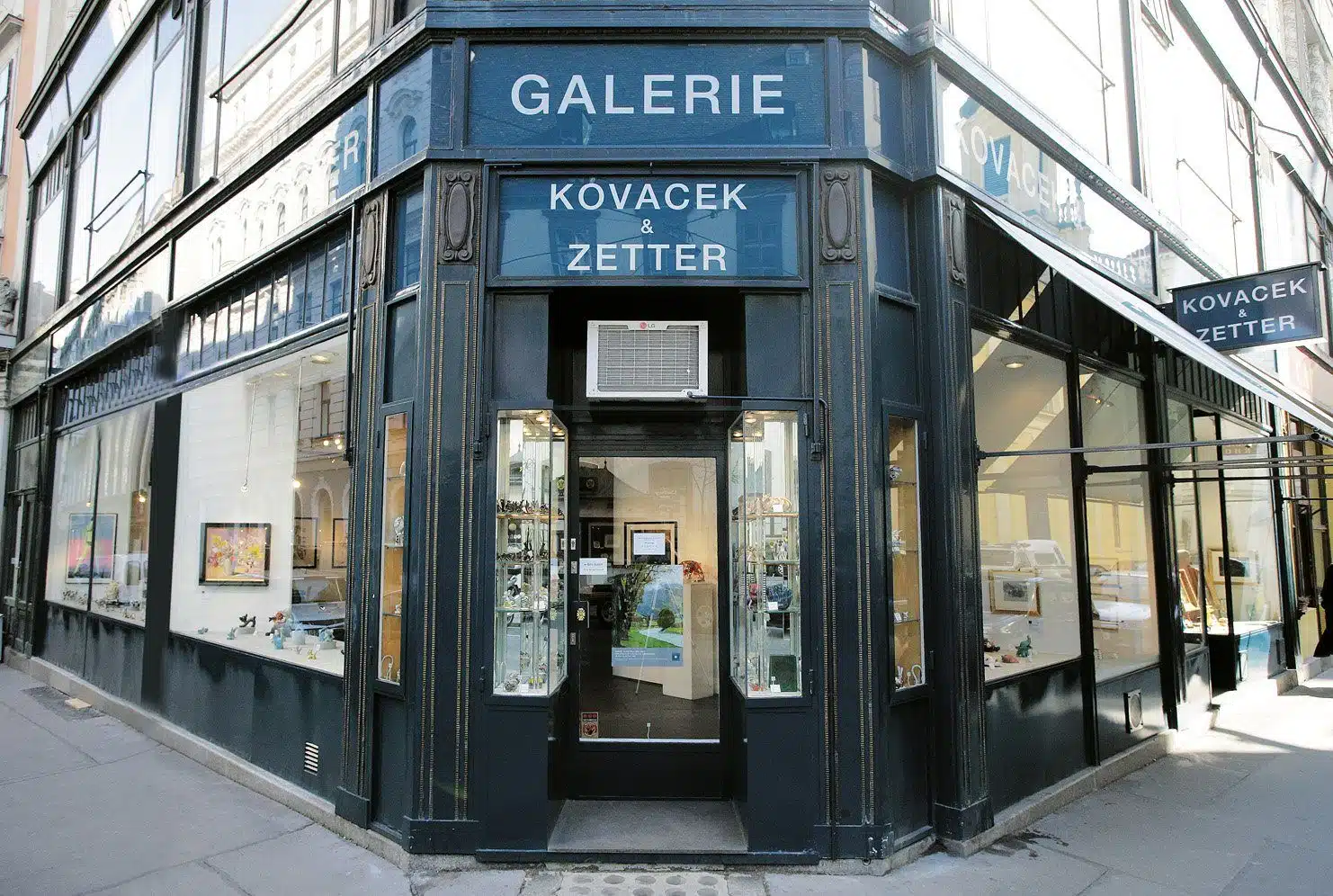 Die Galerie Kovacek & Zetter in der Wiener Innenstadt an der Adresse Stallburggasse 2