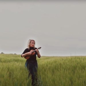 Sophie Abraham und Julia Lacherstorfer im Musikvideo "Irgendwann"