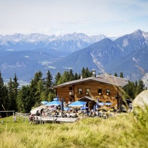 Die Birgitzer Alm ist ein beliebtes Wanderziel in der Tiroler Ortschaft Birgitz