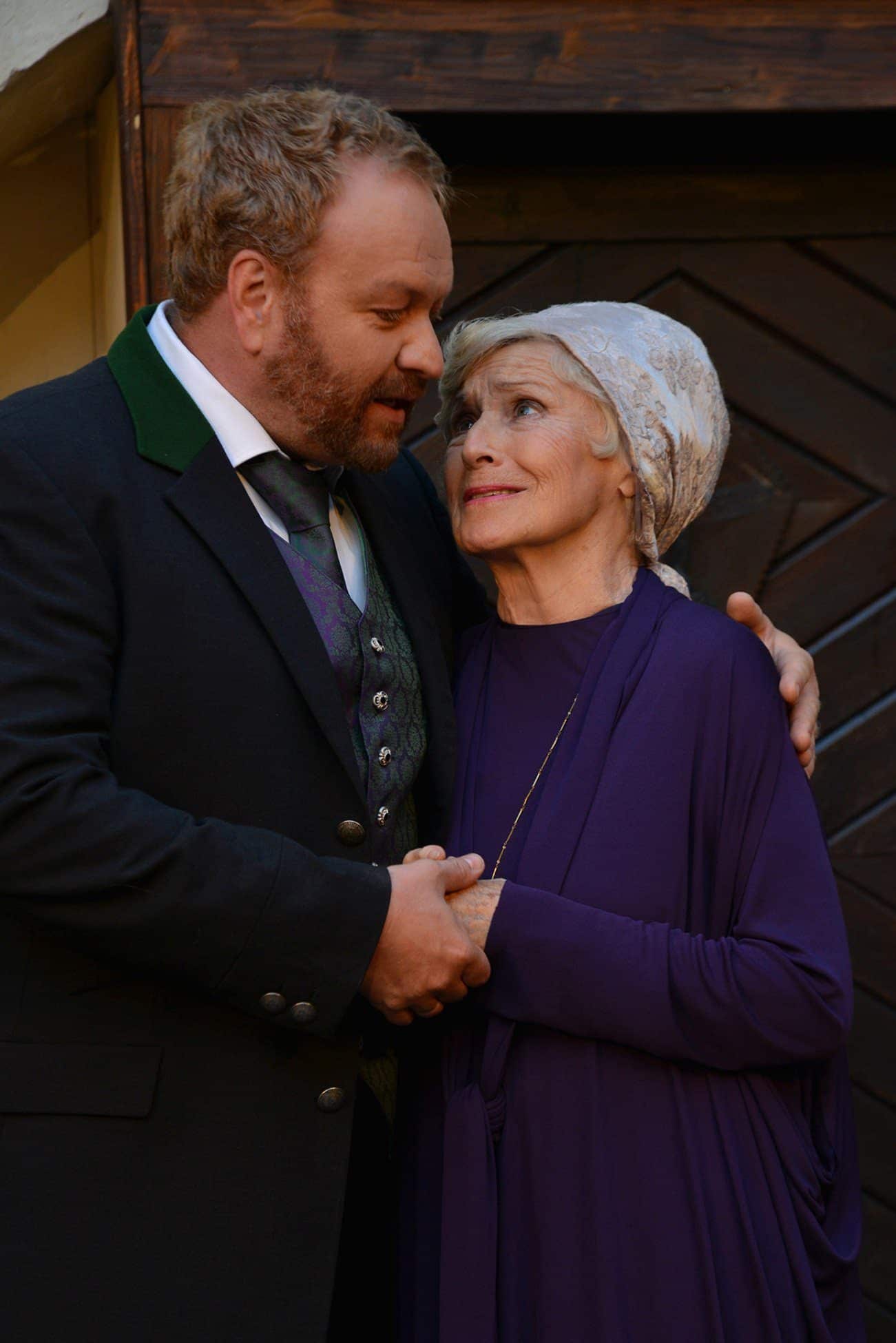 Marcus Strahl und Waltraut Haas in "Der Wachauer Jedermann"