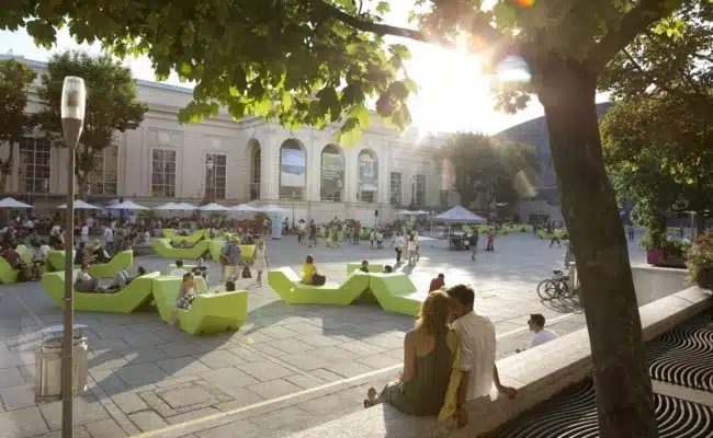 Das MuseumsQuartier Wien ist mit rund 60 kulturellen Einrichtungen eines der weltweit größten Kunst- und Kulturareale