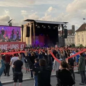 Kundgebung "Ohne-Uns ist es dunkel und still" am Wiener Heldenplatz