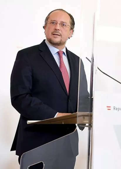 Außenminister Alexander Schallenberg (ÖVP) und Gesundheitsminister Rudolf Anschober (G) im Rahmen einer PK