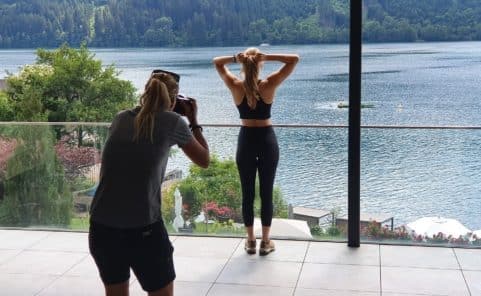 Anna Gasser fotografiert von Mirja Geh für den Kärntner Uhrenhersteller Jacques Lemans