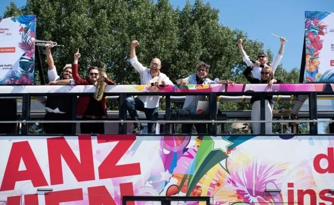 Roman Gregory & Band spielen Auftakt bei der Donauinselfest Sommertour" der SPÖ Wien