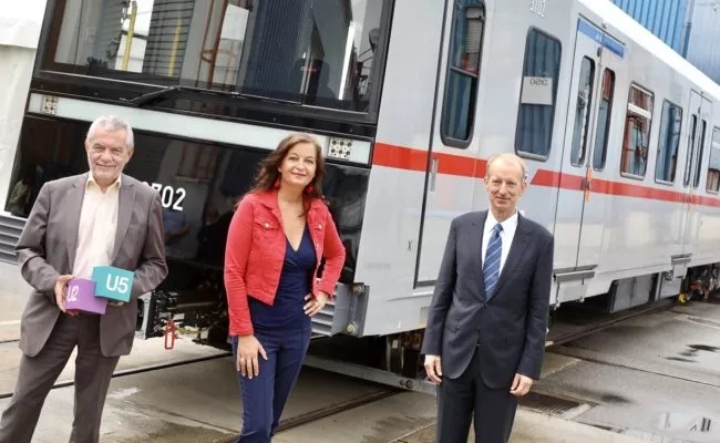 Präsentation des ersten neuen X-Wagen U-Bahn Zug im Siemens Werk Simmering