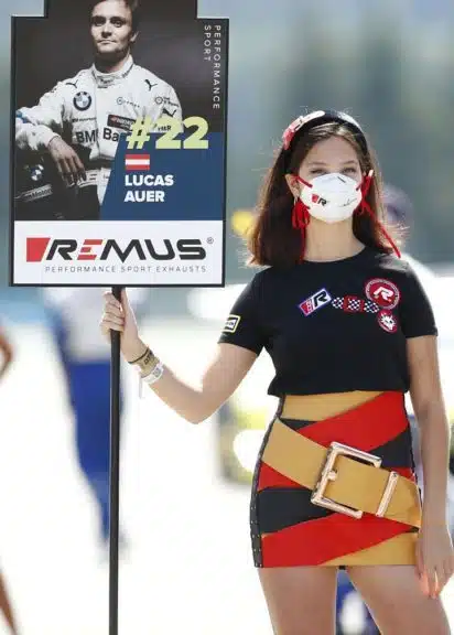 Marina Hoermanseder hat die Outfits für die Remus Power Girls der DTM-Saison 2020 entworfen