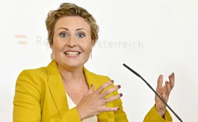 Susanne Raab (ÖVP) möchte unbefugtes Fotografieren mit "Hass im Netz"-Gesetz bestrafen