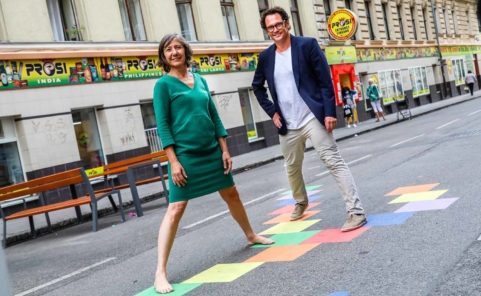 Birgit Hebein besucht Coole Straße in der Kandlgasse
