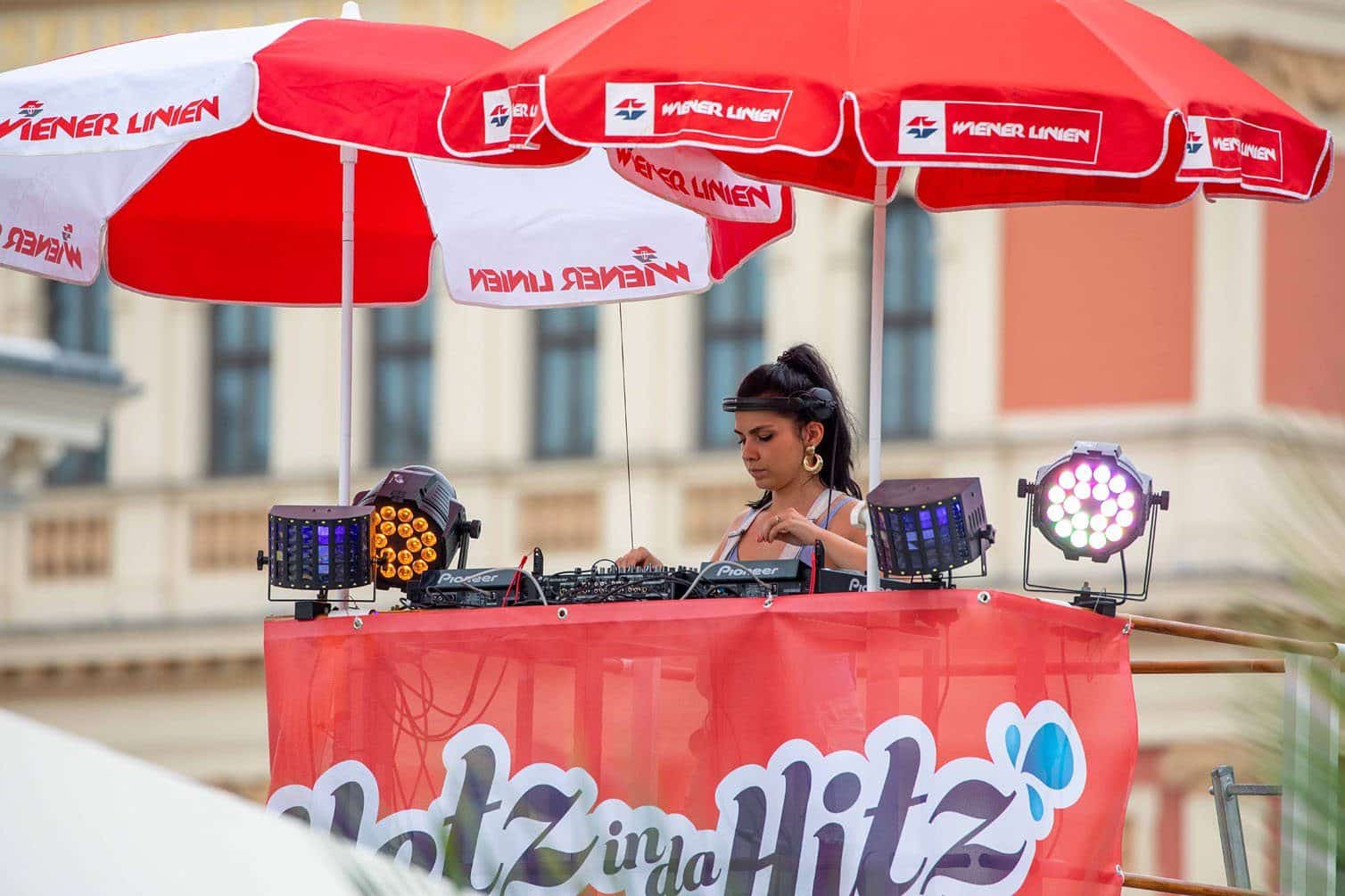 "Hetz in da Hitz" Sommerfest der Wiener Linien am Karlsplatz