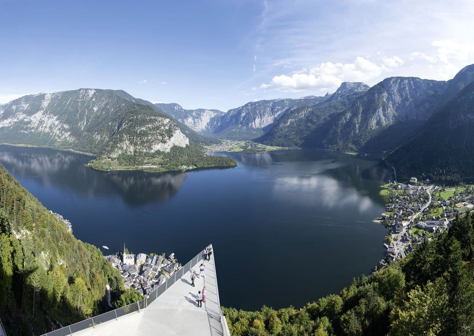 Skywalk "Welterbeblick" beim ältesten Salzbergwerk der Welt in den Salzwelten Hallstatt