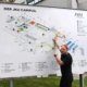 Ars Electronica Festivalleiter Martin Honzik zeigt Schauplätze am Gelände der JKU