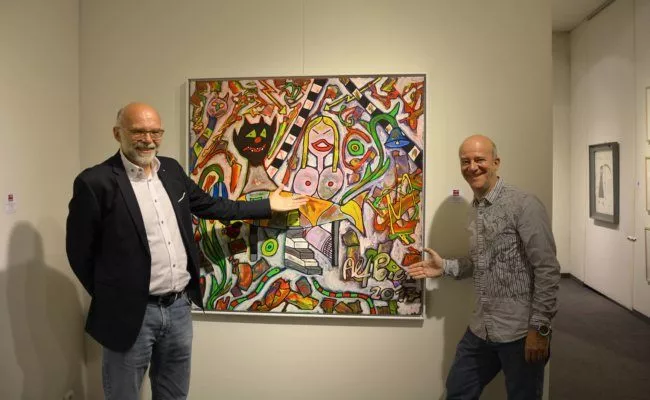 Mario Rossori und Andy Lee Lang in der Galerie Kaiblinger bei der Ausstellung von Alf Poier