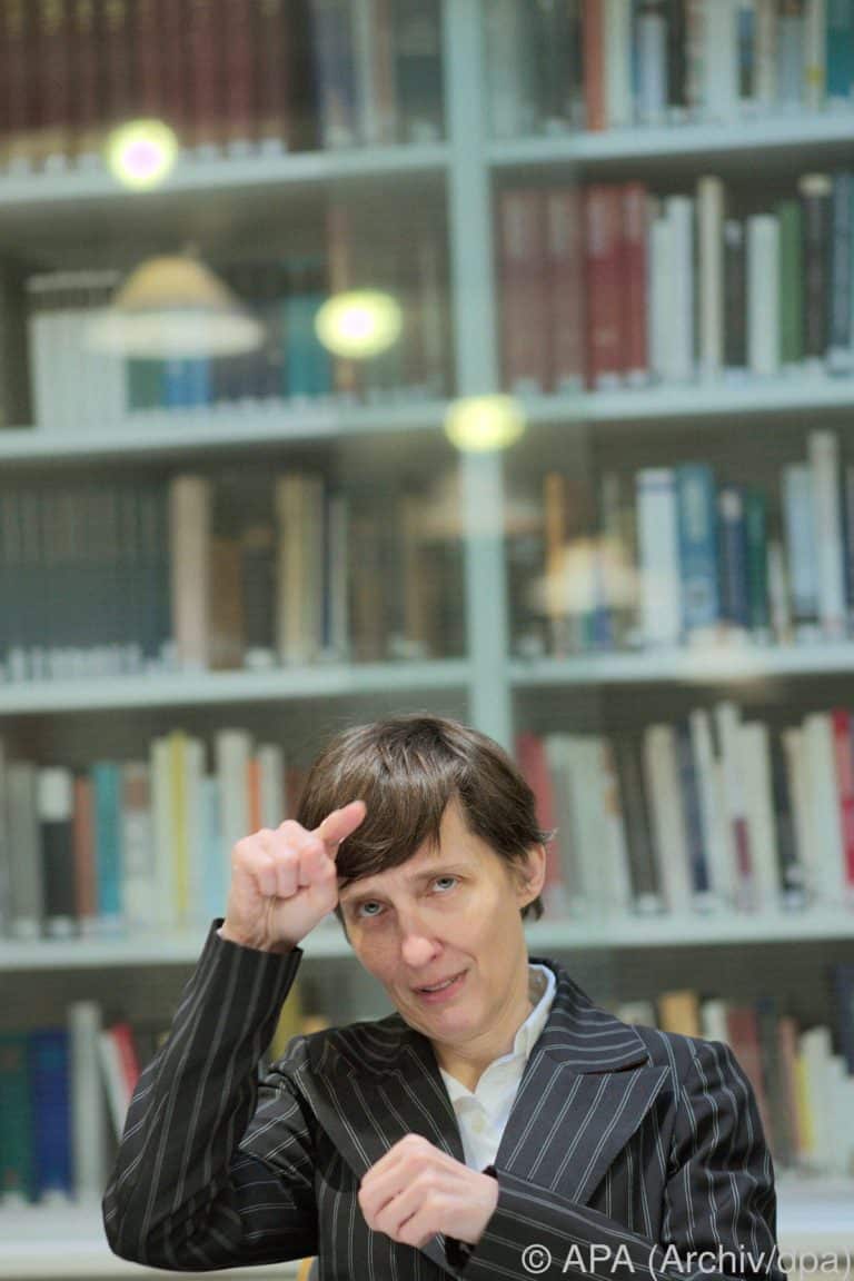 Louise Kennedy erhält Ehrenpreis des Österreichischen Buchhandels 2020