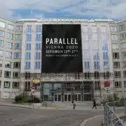 Parallel Vienna im ehemaligen WKO-Bürogebäude am Rudolf-Sallinger-Platz 1 in Wien Landstraße