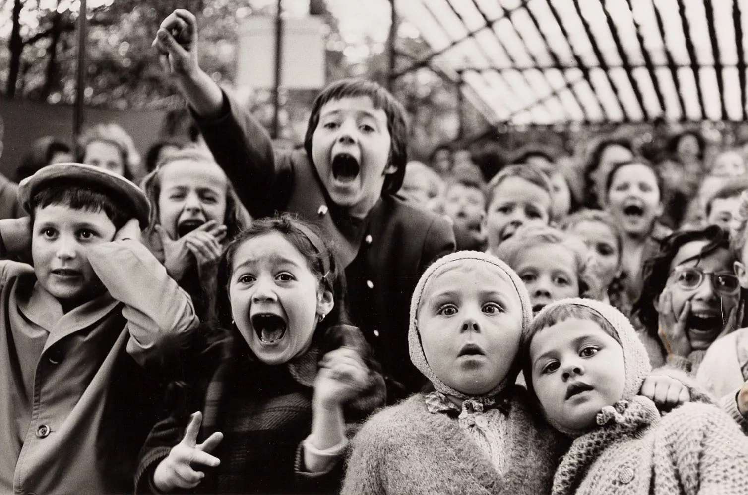 Alfred Eisenstaedt Fotografie "Children at a Puppet Theatre" von 1963
