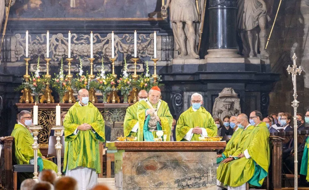 Kardinal Schönborn segnet neue Riesenorgel im Stephansdom