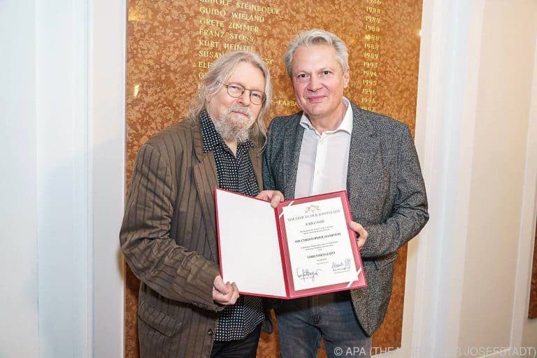 Theater in der Josefstadt ernennt Christopher Hampton zum Ehrenmitglied