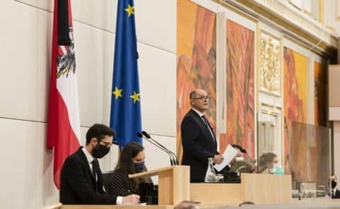 Am Präsidium: Nationalratspräsident Wolfgang Sobotka