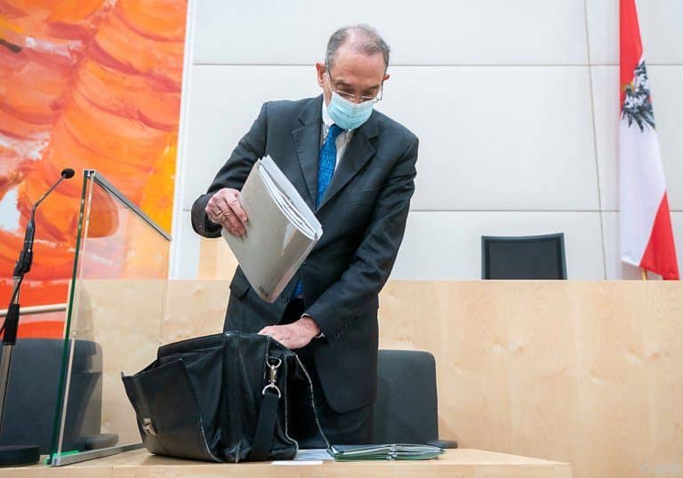 Bildungsminister Faßmann im Nationalrat beim Beschluss zu Ethikunterricht an Schulen