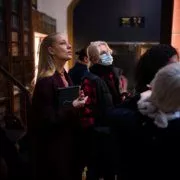 Lilian Klebow bei Dreharbeiten für die 16. Staffel der TV-Serie Soko Donau in Baden