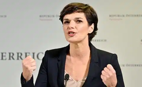 SPÖ-Parteichefin Rendi-Wagner will der Lockdown-Verordnung zustimmen