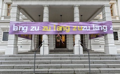 Kritik an Zugangsbeschränkungen für Theaterbesucher nach Lockdown