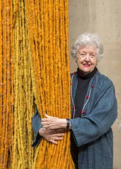 Arbeiten von Sheila Hicks im MAK Wien